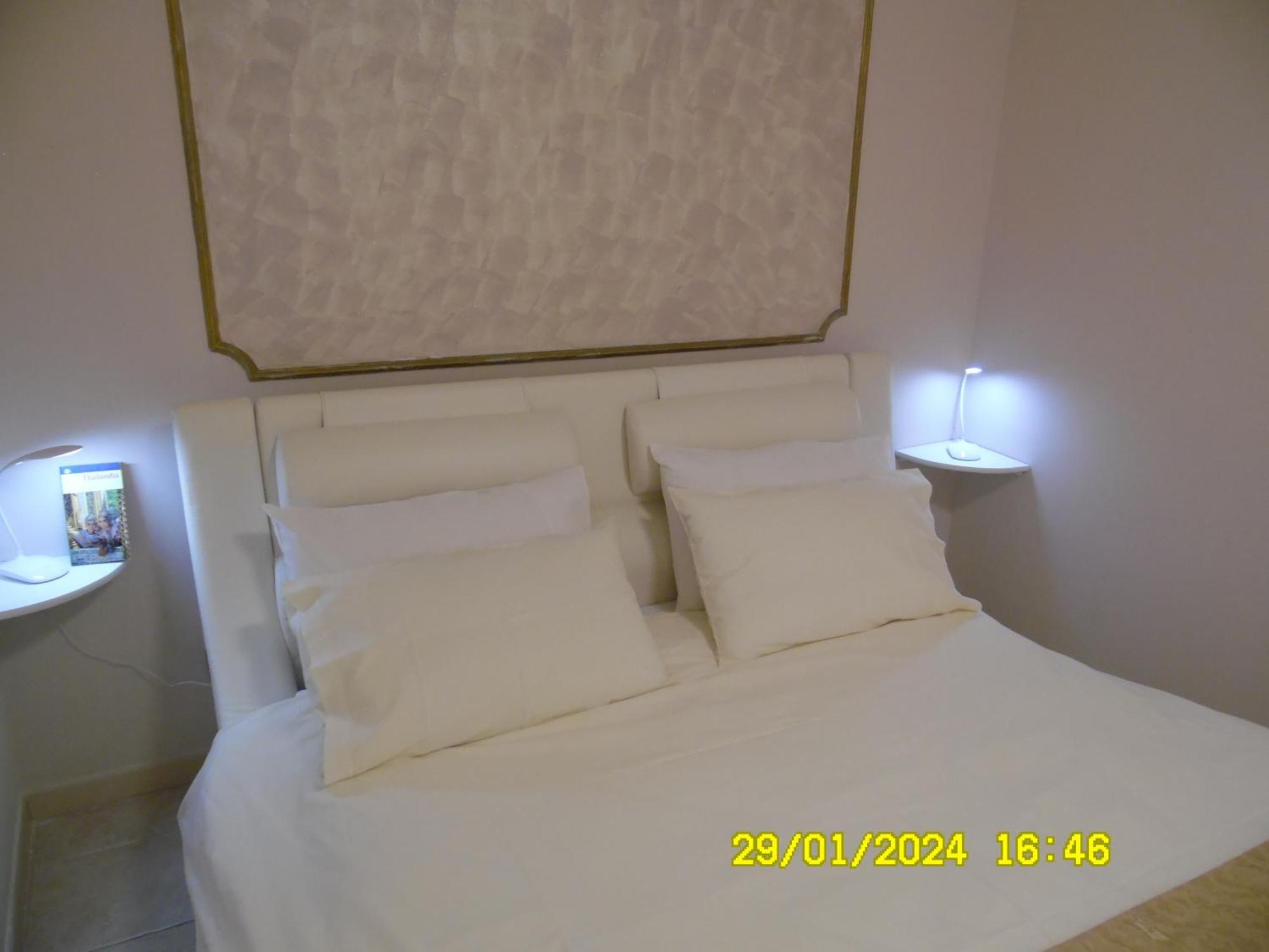 La Casa Di Giuditta - B&B Casa Vacanze - Ramacca Bagian luar foto