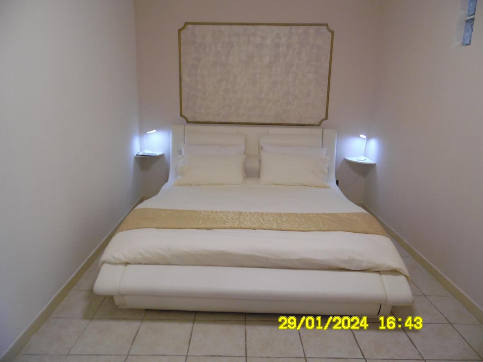 La Casa Di Giuditta - B&B Casa Vacanze - Ramacca Bagian luar foto